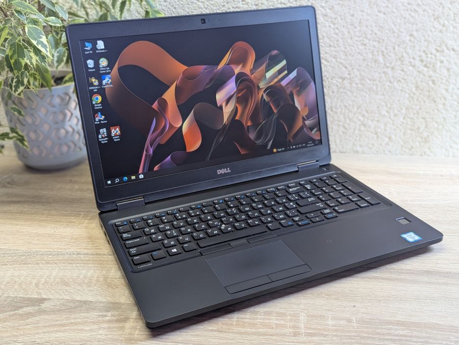 Уцінка! Ноутбук Б/В Dell Latitude 5580, Intel Core i5-6300U, DDR4 8 GB, SSD 128GB, 15.6" Full HD