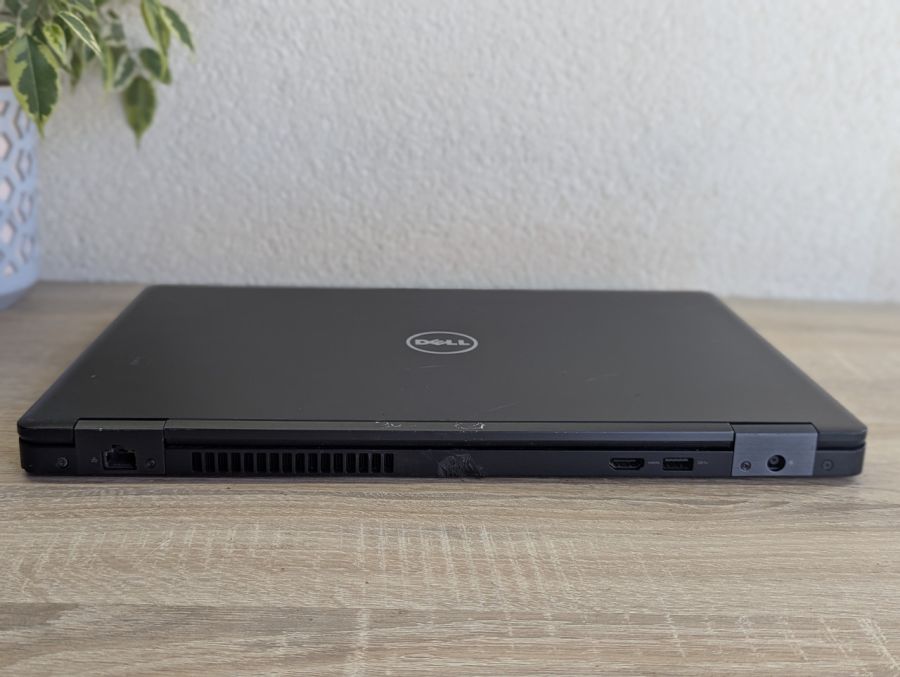 Уцінка! Ноутбук Б/В Dell Latitude 5580, Intel Core i5-6300U, DDR4 8 GB, SSD 128GB, 15.6" Full HD