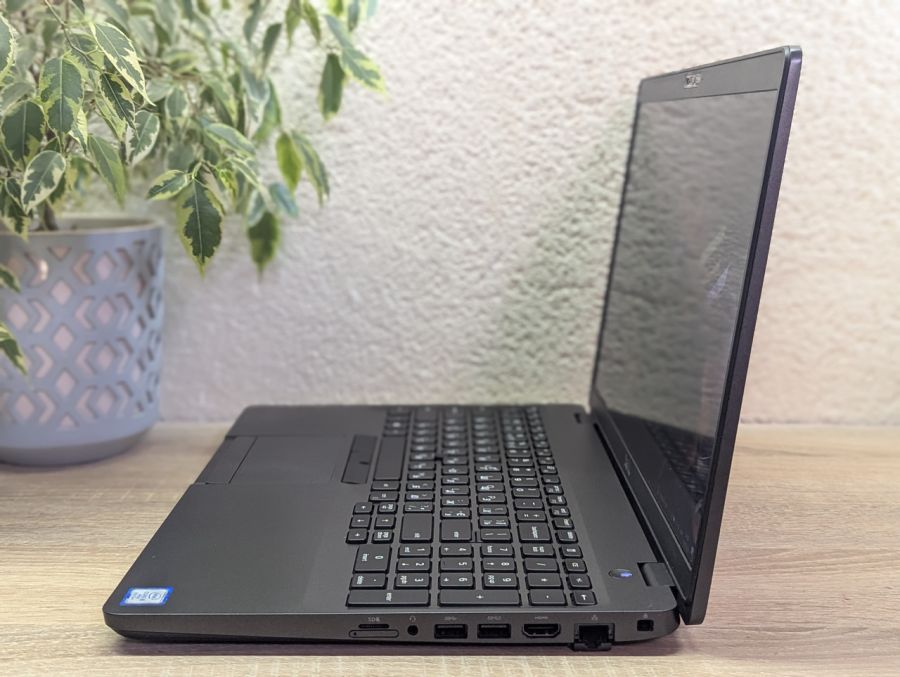 Ноутбук Б/В Dell Latitude 5500, Intel Core i5-8665U, DDR4 16 GB, SSD 256GB, 15.6" Full HD