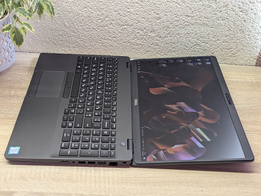 Ноутбук Б/В Dell Latitude 5500, Intel Core i5-8665U, DDR4 16 GB, SSD 256GB, 15.6" Full HD