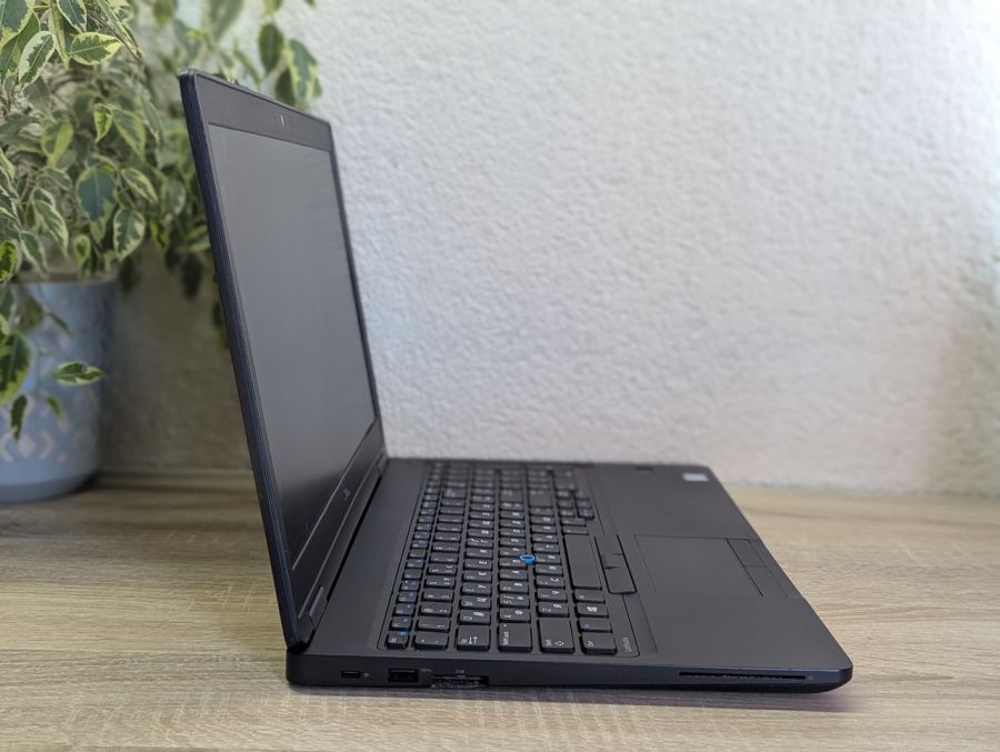Уцінка! Ноутбук Б/В Dell Latitude 5580, Intel Core i5-6300U, DDR4 8 GB, SSD 128GB, 15.6" Full HD