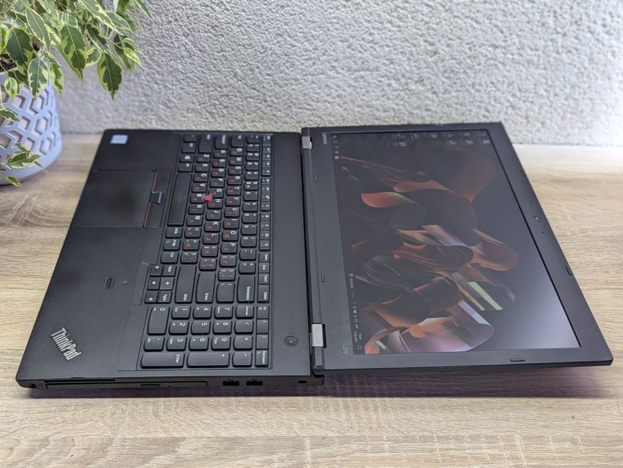 Уцінка! Ноутбук Б/В Lenovo ThinkPad L570, Intel Core i5-7200U, DDR4 16 GB, SSD 128GB, 15.6" HD