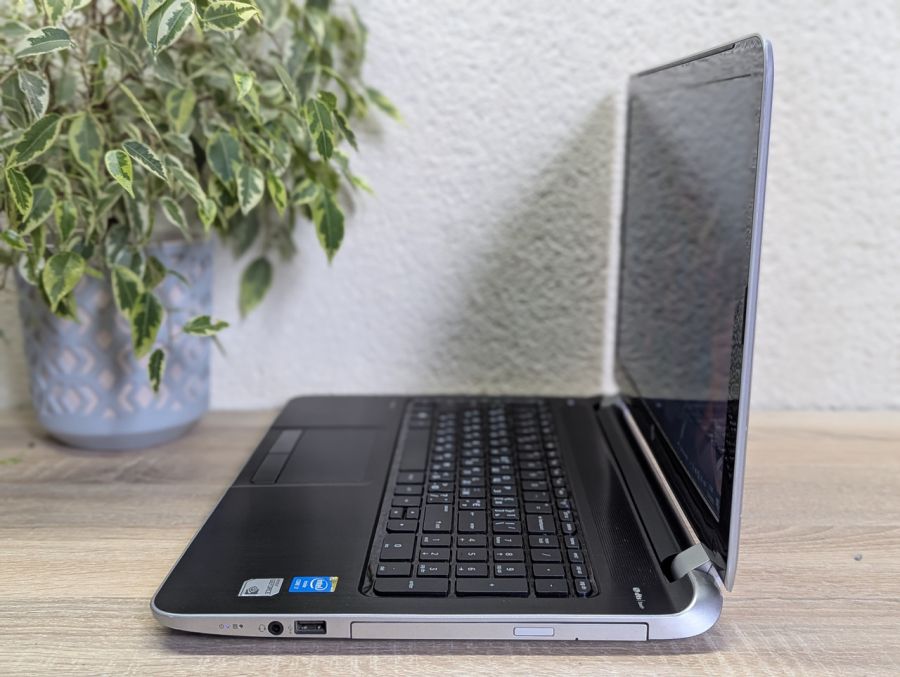 Ноутбук Б/В HP Pavilion 15 Notebook, Intel Core i7-4500U, DDR3 8GB, SSD 256GB, NVIDIA GeForce GT 740M 2GB, 15"