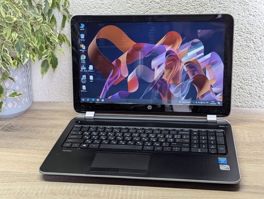 Ноутбук Б/В HP Pavilion 15 Notebook, Intel Core i7-4500U, DDR4 8 GB, SSD 256GB, NVIDIA GeForce GT 740M 2Gb, 15.6"