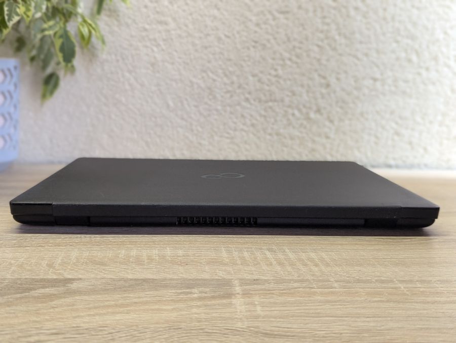 Ноутбук Б/В Fujitsu LifeBook A3510, Intel Core i3-1005G1, DDR4 16GB, SSD 256GB, 15.6" Full HD