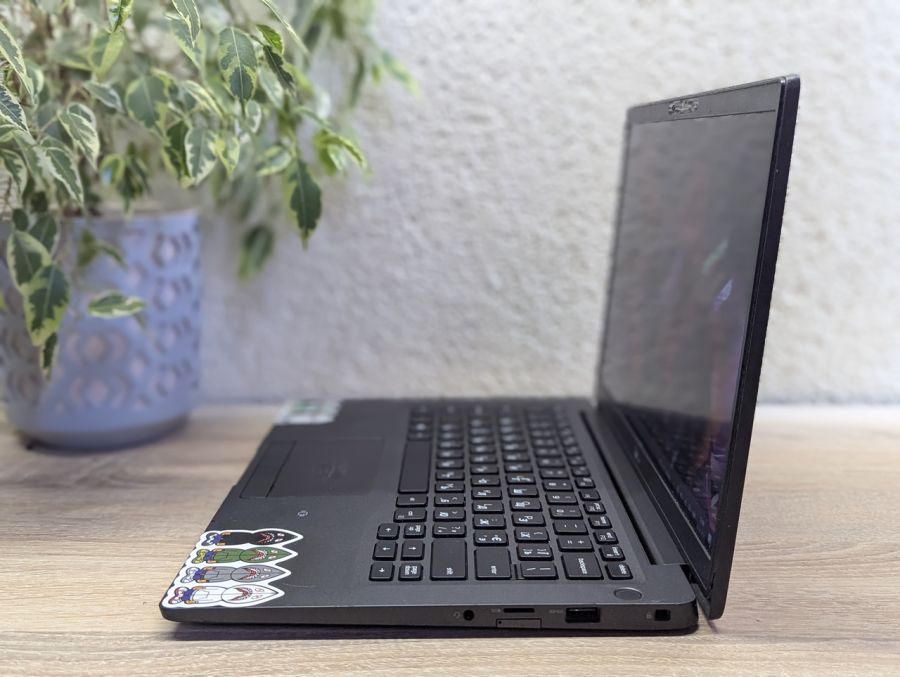 Уцінка! Ноутбук Б/В Dell Latitude 7400, Intel Core i5-8665U, DDR4 16 GB, SSD 256GB, 14" Full HD Сенсор