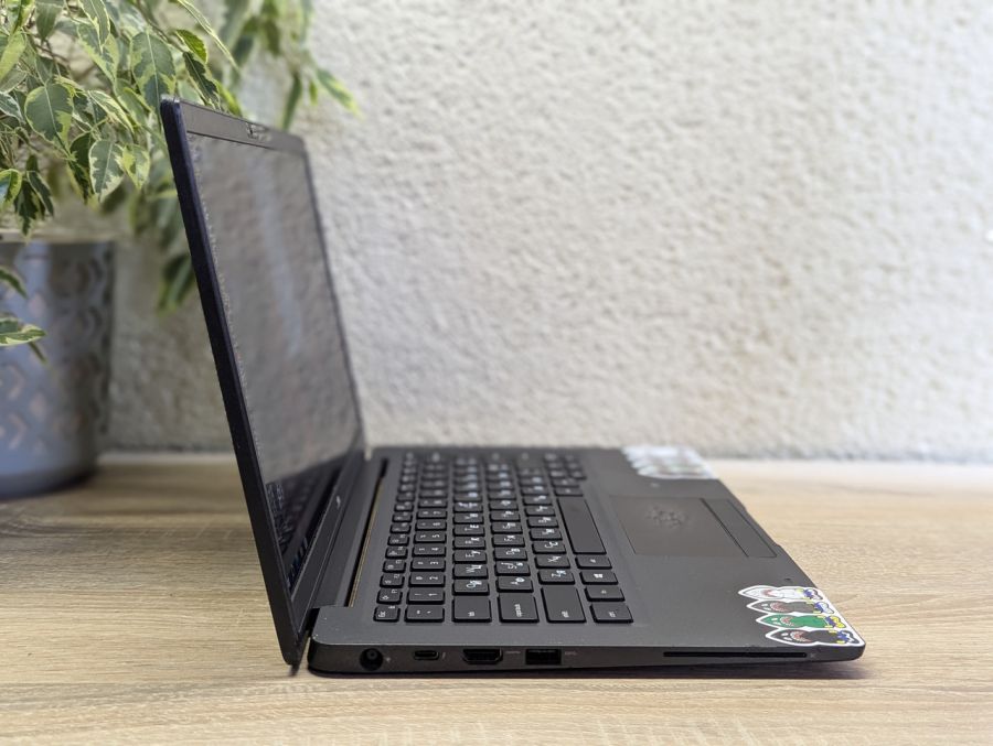 Уцінка! Ноутбук Б/В Dell Latitude 7400, Intel Core i5-8665U, DDR4 16 GB, SSD 256GB, 14" Full HD Сенсор
