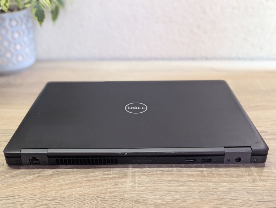 Уцінка! Ноутбук Б/В Dell Latitude 5590, Intel Core i5-8350U, DDR4 16 GB, SSD 256GB, 15.6" Full HD Сенсор