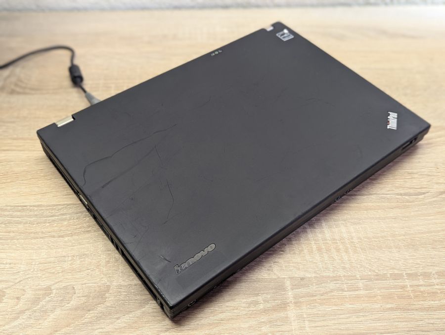 Уцінка! Ноутбук Б/В Lenovo T400, Intel Core 2 Duo T9400, DDR3 8 GB, SSD 128GB, Radeon HD 3400, 14" HD