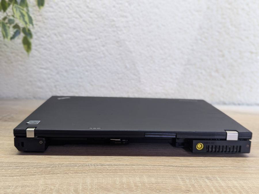 Уцінка! Ноутбук Б/В Lenovo T400, Intel Core 2 Duo T9400, DDR3 8 GB, SSD 128GB, Radeon HD 3400, 14" HD