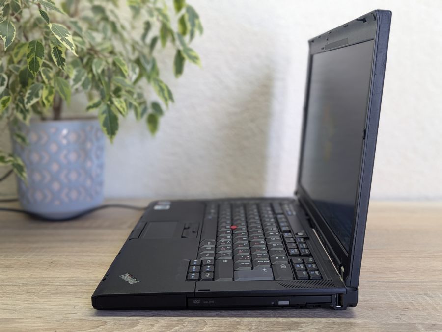 Ноутбук Б/В Lenovo T400, Intel Core 2 Duo T9400, DDR3 8GB, SSD 128GB, AMD Radeon HD 3400, 14" HD