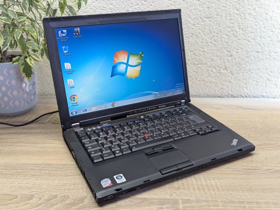 Уцінка! Ноутбук Б/В Lenovo T400, Intel Core 2 Duo T9400, DDR3 8 GB, SSD 128GB, Radeon HD 3400, 14" HD