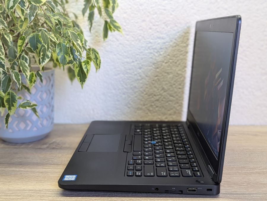 Уцінка! Ноутбук Б/В Dell Latitude E5470, Intel Core i5-6300U, DDR4 8 GB, SSD 128GB, 14" HD