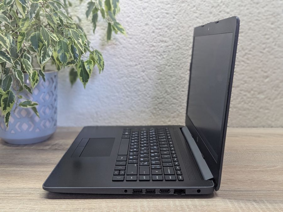 Уцінка! Ноутбук Б/В HP Laptop 14, AMD A4-9125, DDR4 8 GB, SSD 60GB, AMD Radeon R3, 14"