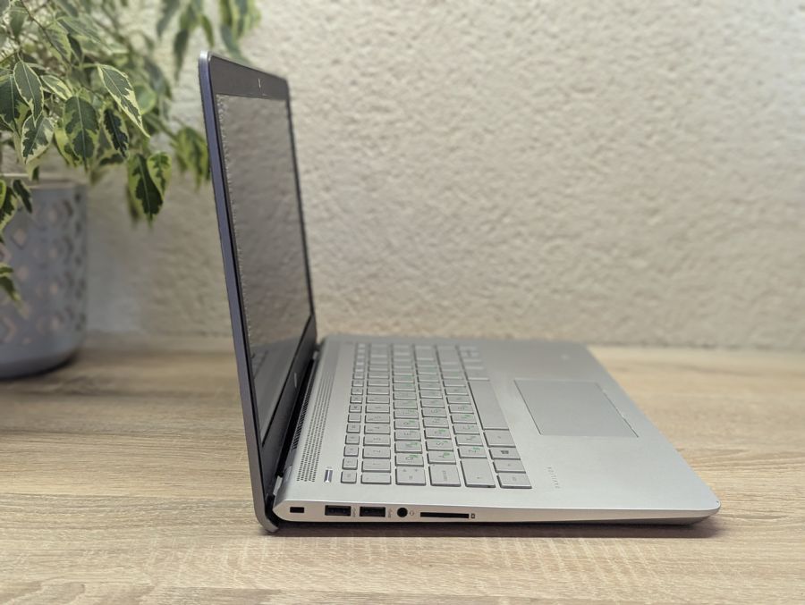 Уцінка! Ноутбук Б/В HP Pavilion Laptop 14, Intel Core i3-7100U, DDR4 8 GB, SSD 128GB, 14" Full HD