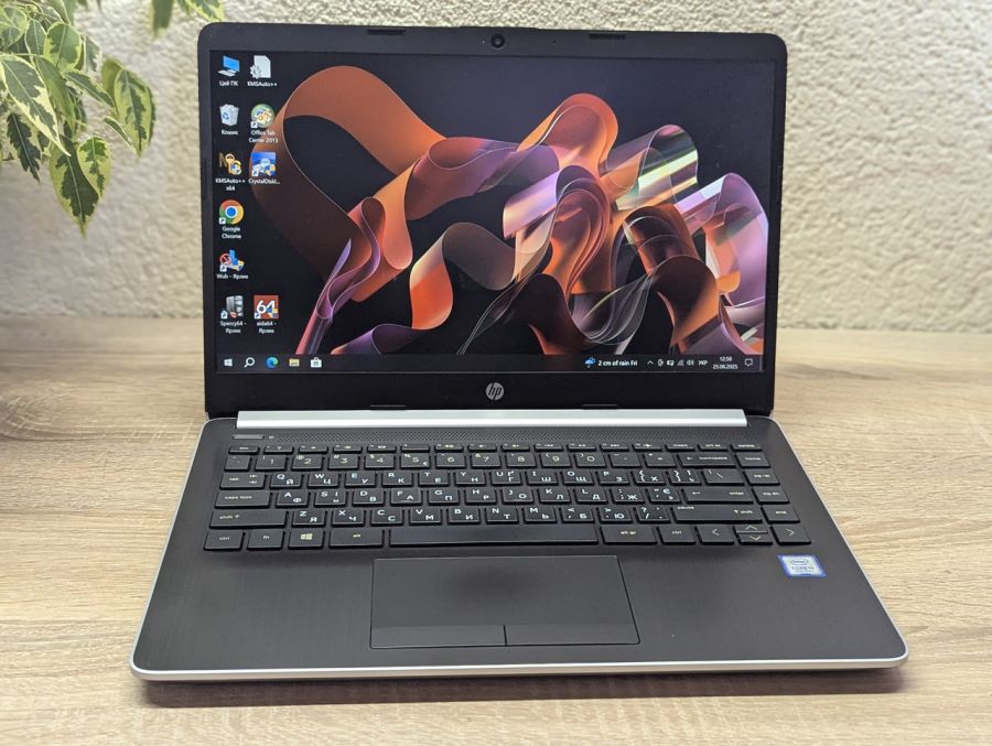 Уцінка! Ноутбук Б/В HP Laptop 14, Intel Core i3-7020U, DDR4 8 GB, SSD 128GB + HDD 1TB, 14" Full HD