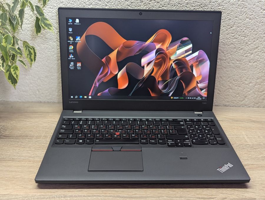 Уцінка! Ноутбук Б/В Lenovo ThinkPad T560, Intel Core i5-6300U, DDR3, SSD 128GB, 15.6" Full HD