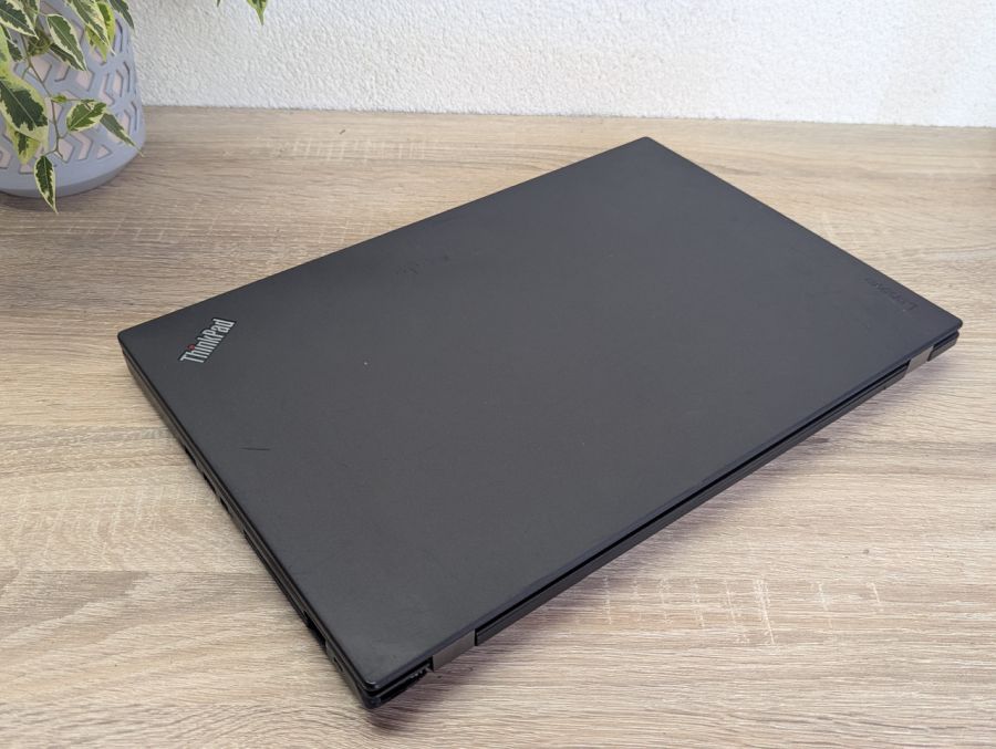 Уцінка! Ноутбук Б/В Lenovo ThinkPad T560, Intel Core i5-6300U, DDR3, SSD 128GB, 15.6" Full HD