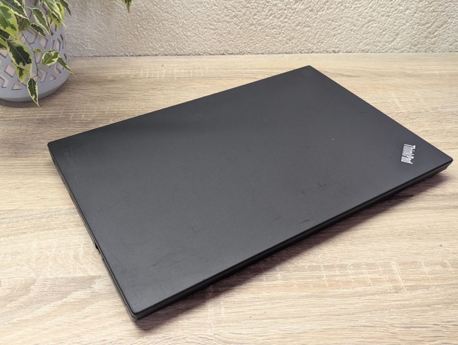 Уцінка! Ноутбук Б/В Lenovo ThinkPad T560, Intel Core i5-6300U, DDR3, SSD 128GB, 15.6" Full HD