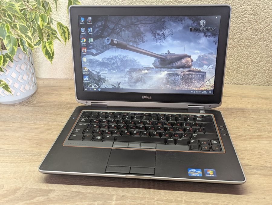 Уцінка! Ноутбук Б/В Dell Latitude E6320, Intel Core i3-2330M, DDR3 8 GB, SSD 128GB, 15.6" HD