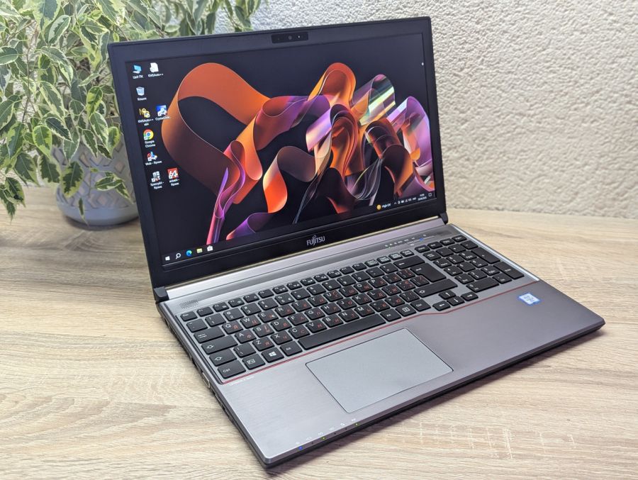 Уцінка! Ноутбук Б/В Fujitsu E756, Intel Core i5-6300U, DDR4 8 GB, SSD 128GB, 15.6" Full HD