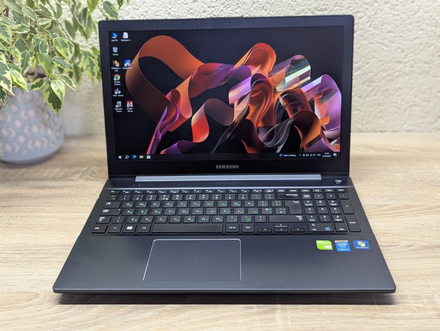 Уцінка! Ноутбук Б/В Samsung 870Z, Intel Core i7-4710HQ, DDR3 16 GB, SSD 256GB, NVIDIA GeForce GT 750M 2Gb, 15.6" Full HD