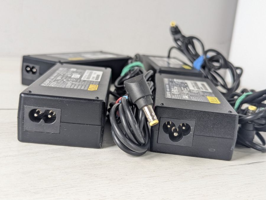 Б/В Fujitsu 100W 5.5*2.5