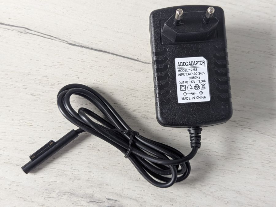 Б/В Microsoft Surface 30W 12V 2,58A