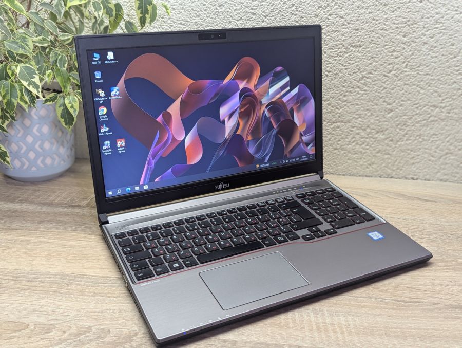 Уцінка! Ноутбук Б/В Fujitsu E756, Intel Core i5-6300U, DDR4 8 GB, SSD 128GB, 15.6" Full HD