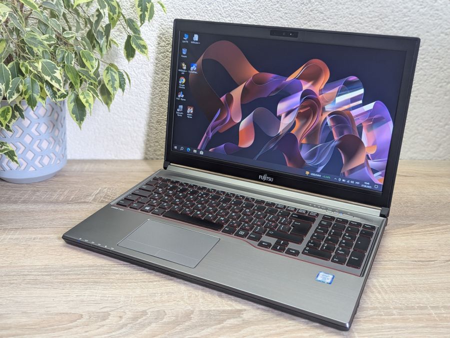 Уцінка! Ноутбук Б/В Fujitsu E756, Intel Core i5-6300U, DDR4 8 GB, SSD 128GB, 15.6" Full HD