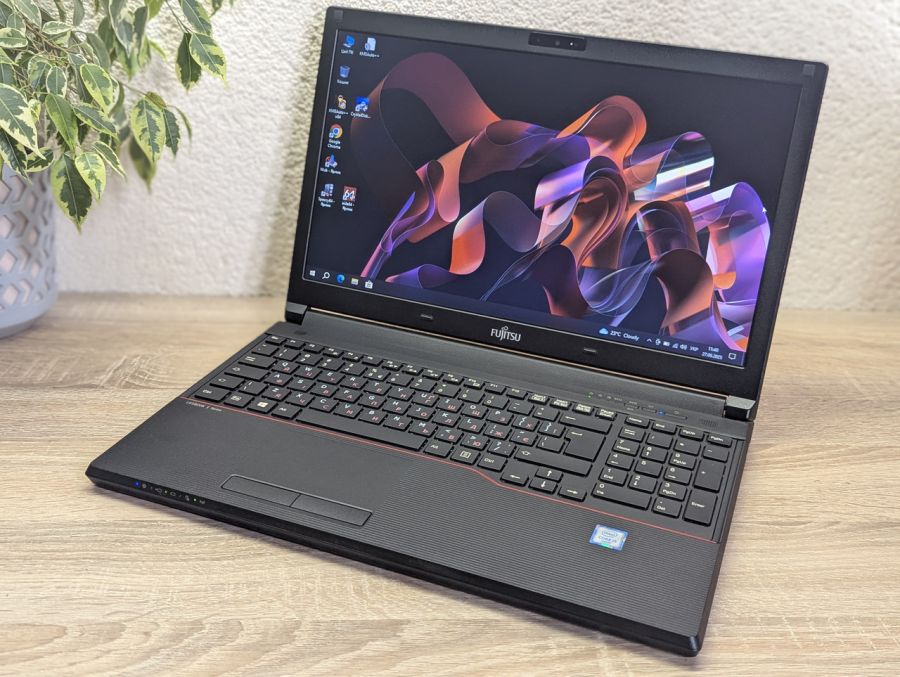 Ноутбук Б/В Fujitsu E556, Intel Core i5-6200U, DDR4 8 GB, SSD 128GB, 15.6" HD