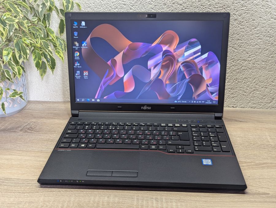 Ноутбук Б/В Fujitsu E556, Intel Core i5-6200U, DDR4 8 GB, SSD 128GB, 15.6" HD
