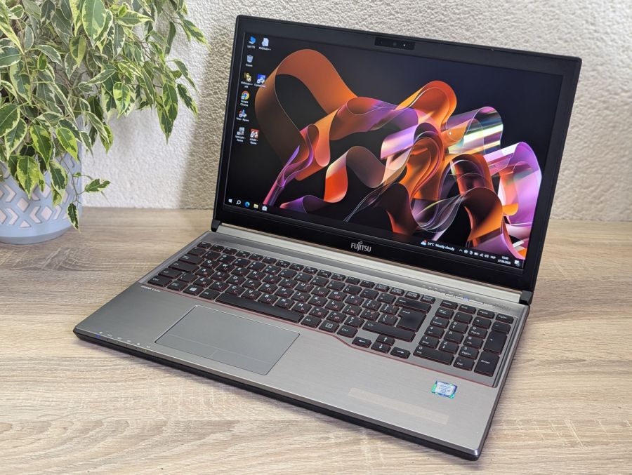 Уцінка! Ноутбук Б/В Fujitsu E756, Intel Core i5-6300U, DDR4 8 GB, SSD 128GB, 15.6" Full HD
