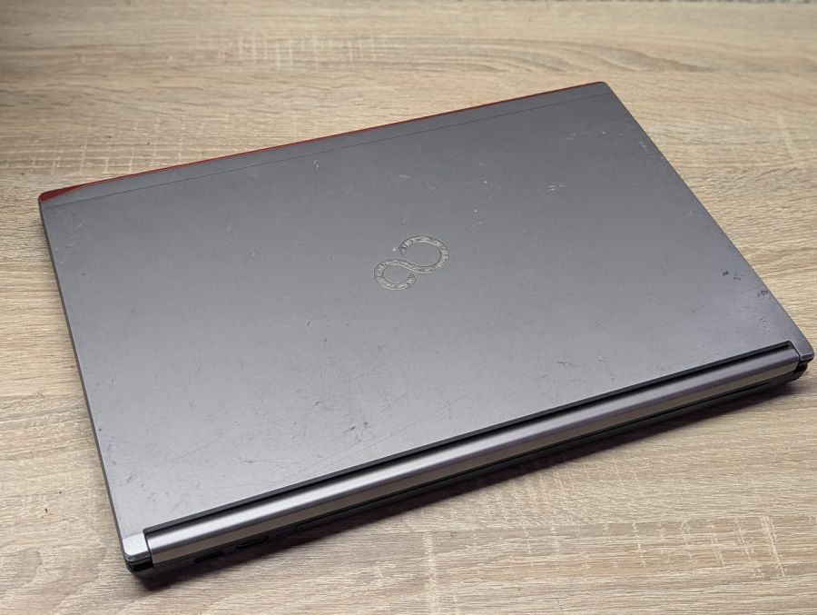 Уцінка! Ноутбук Б/В Fujitsu E756, Intel Core i5-6300U, DDR4 8 GB, SSD 128GB, 15.6" Full HD