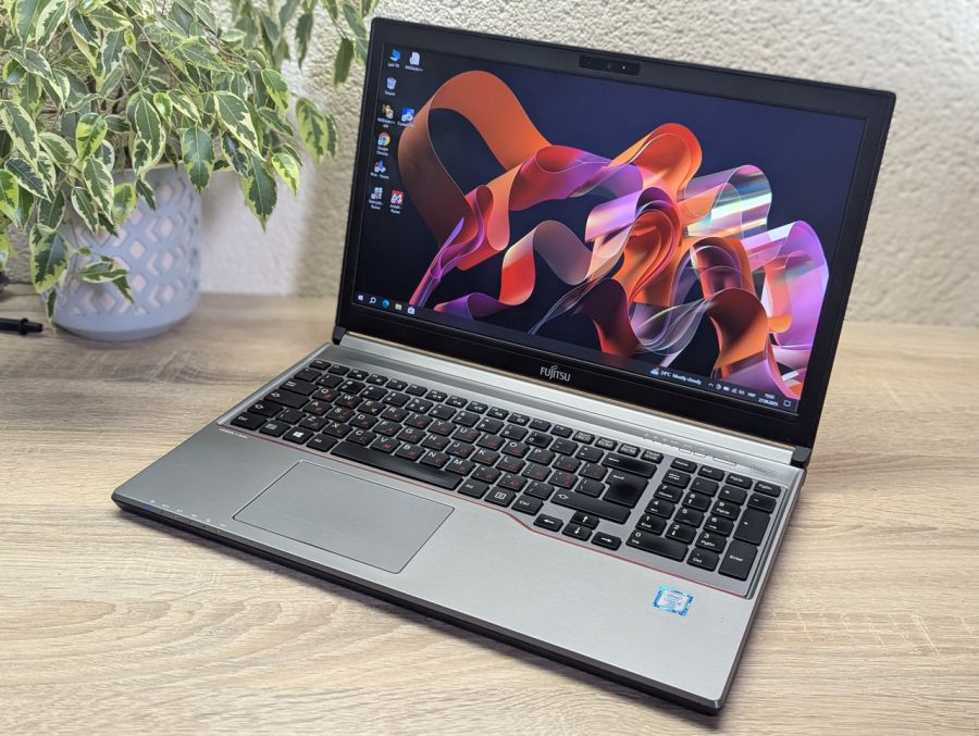 Уцінка! Ноутбук Б/В Fujitsu E756, Intel Core i5-6300U, DDR4 8 GB, SSD 128GB, 15.6" Full HD
