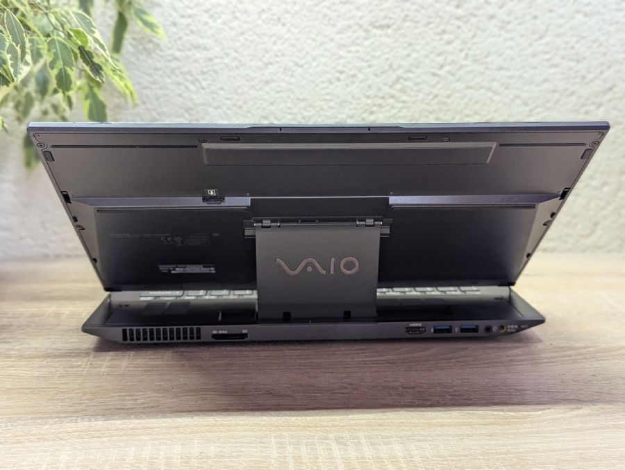 Ноутбук Б/В Sony VAIO, Intel Core i7-4500U, DDR3 8GB, SSD 256GB, 14" Full HD Сенсор
