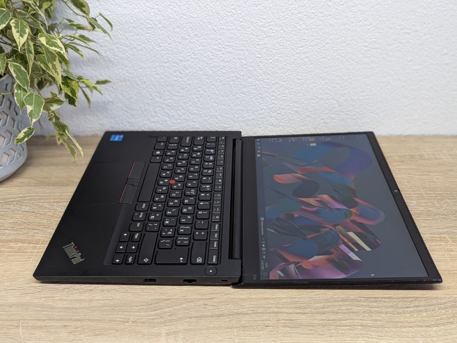 Уцінка! Ноутбук Б/В Lenovo ThinkPad E14, Intel Core i3-11Gen, DDR4 16 GB, SSD 256GB, 14" Full HD