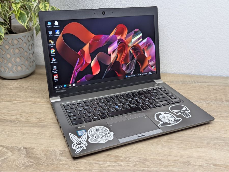 Ноутбук Б/В Toshiba Tecra Z40-C, Intel Core i5-6300U, DDR3 8 GB, SSD 128GB, 14" Full HD