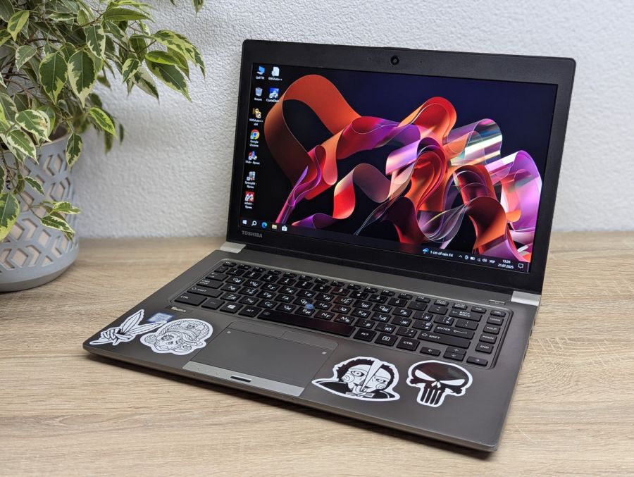 Ноутбук Б/В Toshiba Tecra Z40-C, Intel Core i5-6300U, DDR3 8 GB, SSD 128GB, 14" Full HD