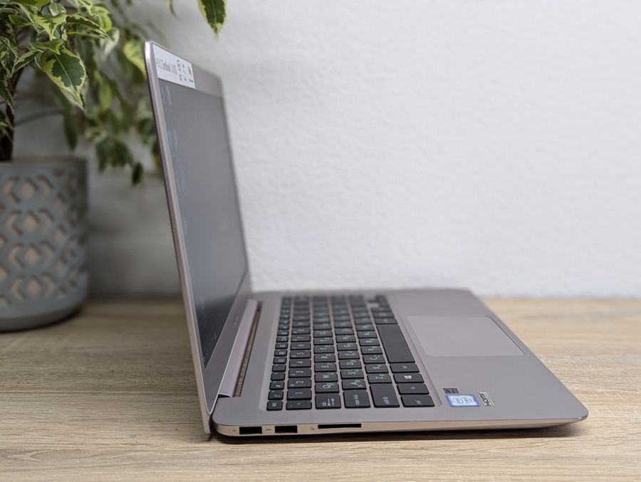 Ноутбук Б/В ASUS Zenbook UX305, Intel Core i5-6200U, DDR3 8 GB, SSD 128GB, 13" Full HD