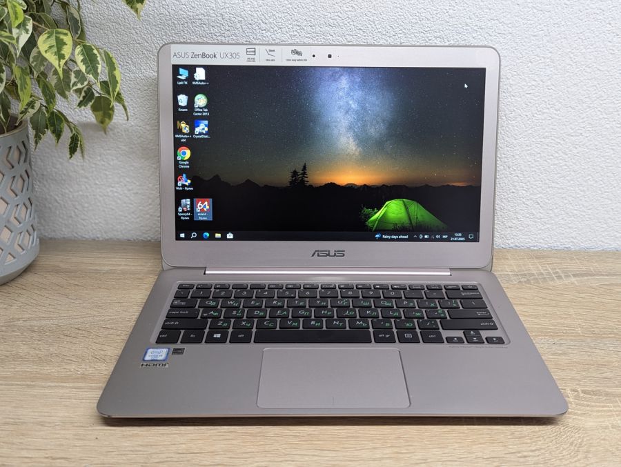 Ноутбук Б/В ASUS Zenbook UX305, Intel Core i5-6200U, DDR3 8 GB, SSD 128GB, 13" Full HD