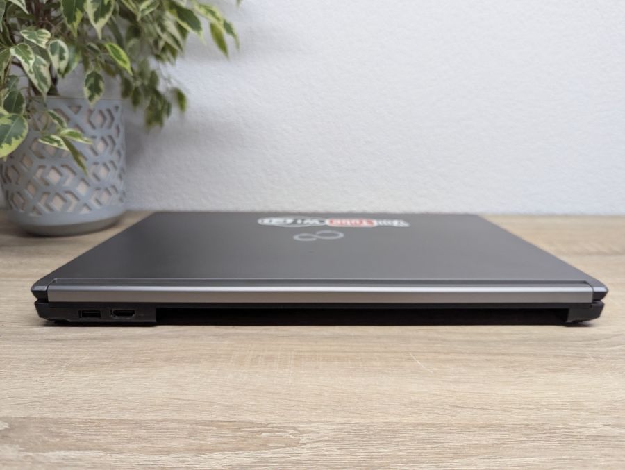 Уцінка! Ноутбук Б/В Fujitsu E756, Intel Core i5-6300U, DDR4 8 GB, SSD 256GB, 15.6" Full HD