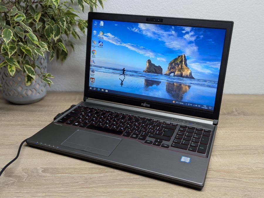Уцінка! Ноутбук Б/В Fujitsu E756, Intel Core i5-6300U, DDR4 8 GB, SSD 256GB, 15.6" HD