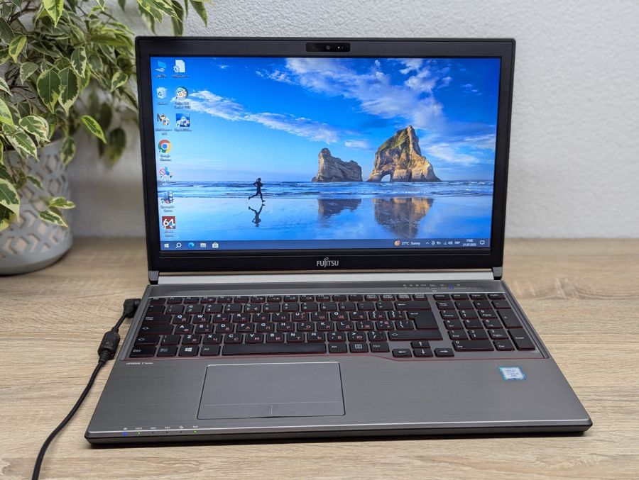Уцінка! Ноутбук Б/В Fujitsu E756, Intel Core i5-6300U, DDR4 8 GB, SSD 256GB, 15.6" HD