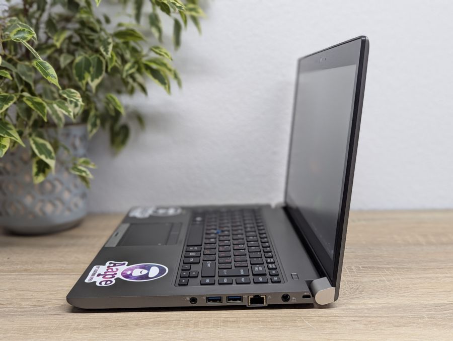 Уцінка! Ноутбук Б/В Toshiba Tecra Z40T-C, Intel Core i5-6300U, DDR3 8 GB, SSD 128GB, 14" Full HD Сенсор
