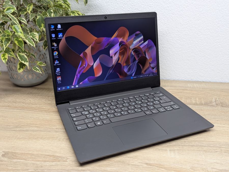 Ноутбук Б/В Lenovo V14-ADA, AMD Ryzen 3020e, DDR4 16GB, SSD 256GB, 14" Full HD