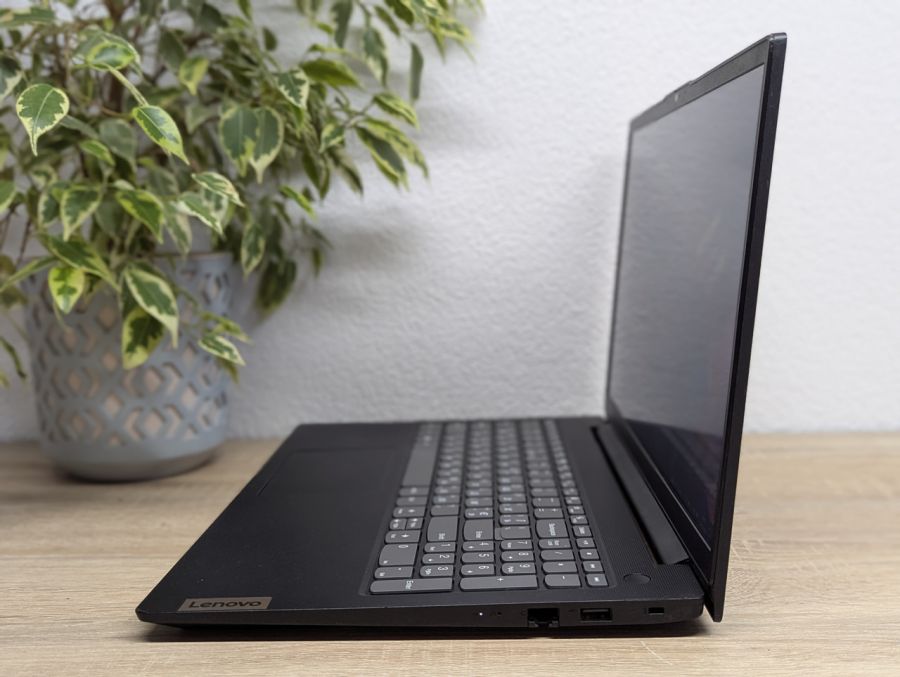 Ноутбук Б/В Lenovo V15 G2 ITL, Intel Core i5-1135G7, DDR4 20 GB, SSD 256GB, 15.6" Full HD