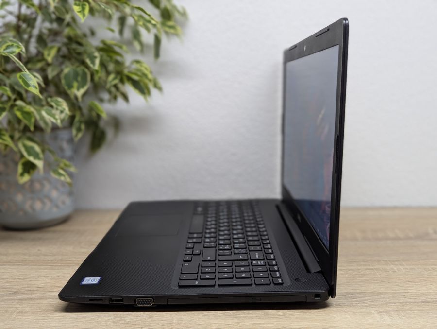 Уцінка! Ноутбук Б/В Dell Latitude 3581, Intel Core i3-7020U, DDR4 8 GB, SSD 128GB, 15.6" HD