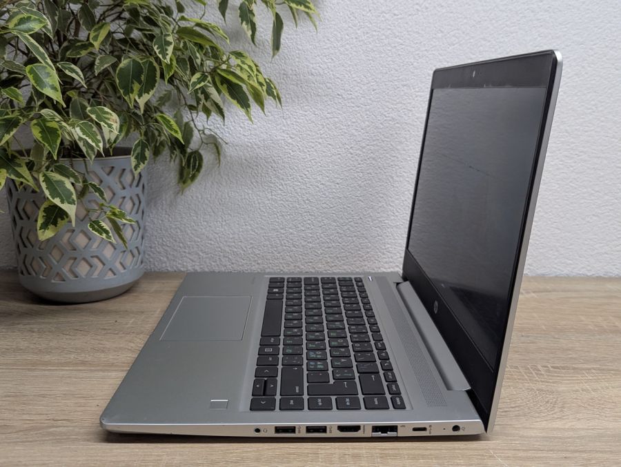 Уцінка! Ноутбук Б/В HP ProBook 445 G6, AMD Ryzen 3 2200U, DDR4 16 GB, SSD 256GB, AMD Radeon Vega, 14" Full HD