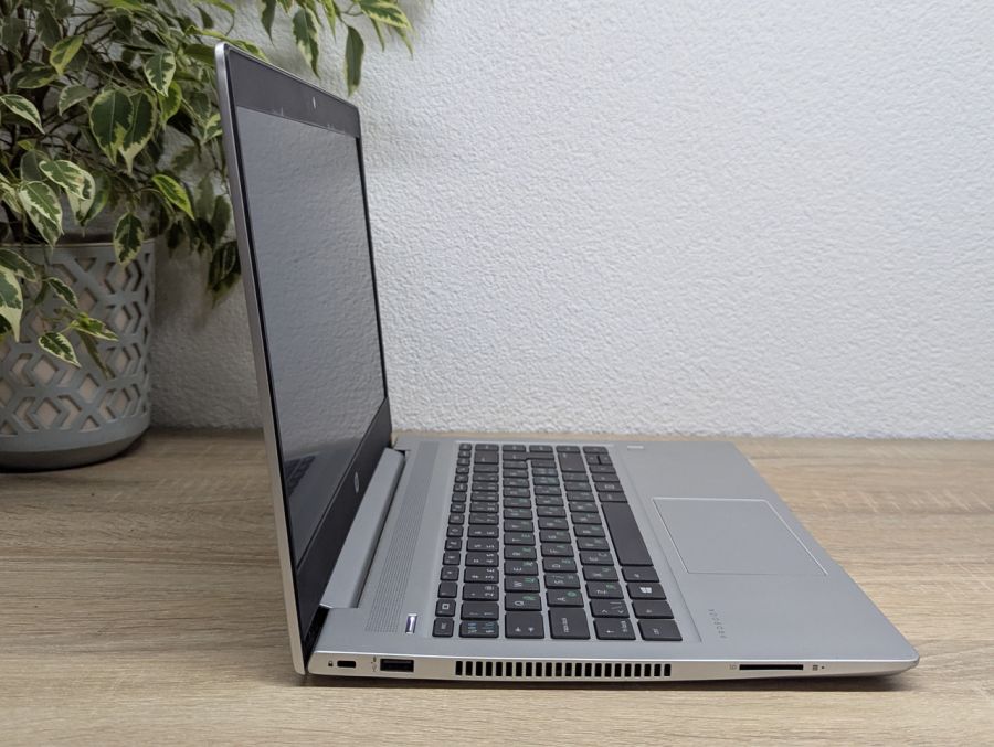 Уцінка! Ноутбук Б/В HP ProBook 445 G6, AMD Ryzen 3 2200U, DDR4 16 GB, SSD 256GB, AMD Radeon Vega, 14" Full HD